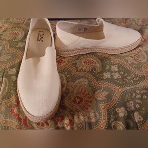 TOMS 9 W 40 white women's White Slip-Ons espadrilles loafers flats